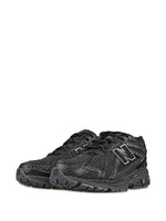 Sneakers Noir Et Rouge - photo 2/4 - UrbanDrip