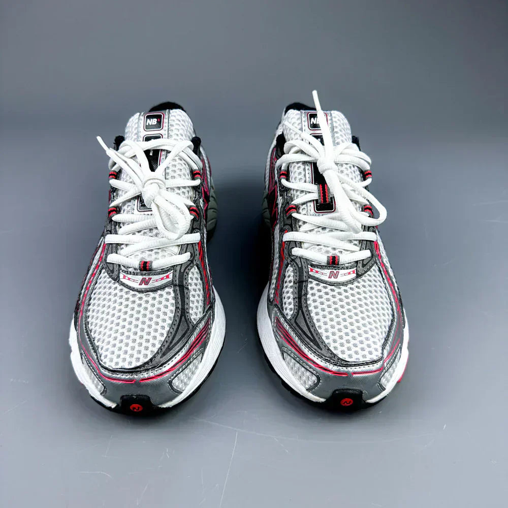 New Balance 740 Red