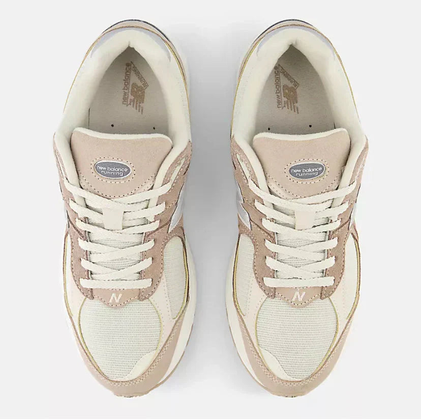 Sneakers 2002R Protection Cream - photo 4/5 - UrbanDrip