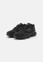 Sneakers 9060 Full Noir - photo 2/6 - UrbanDrip