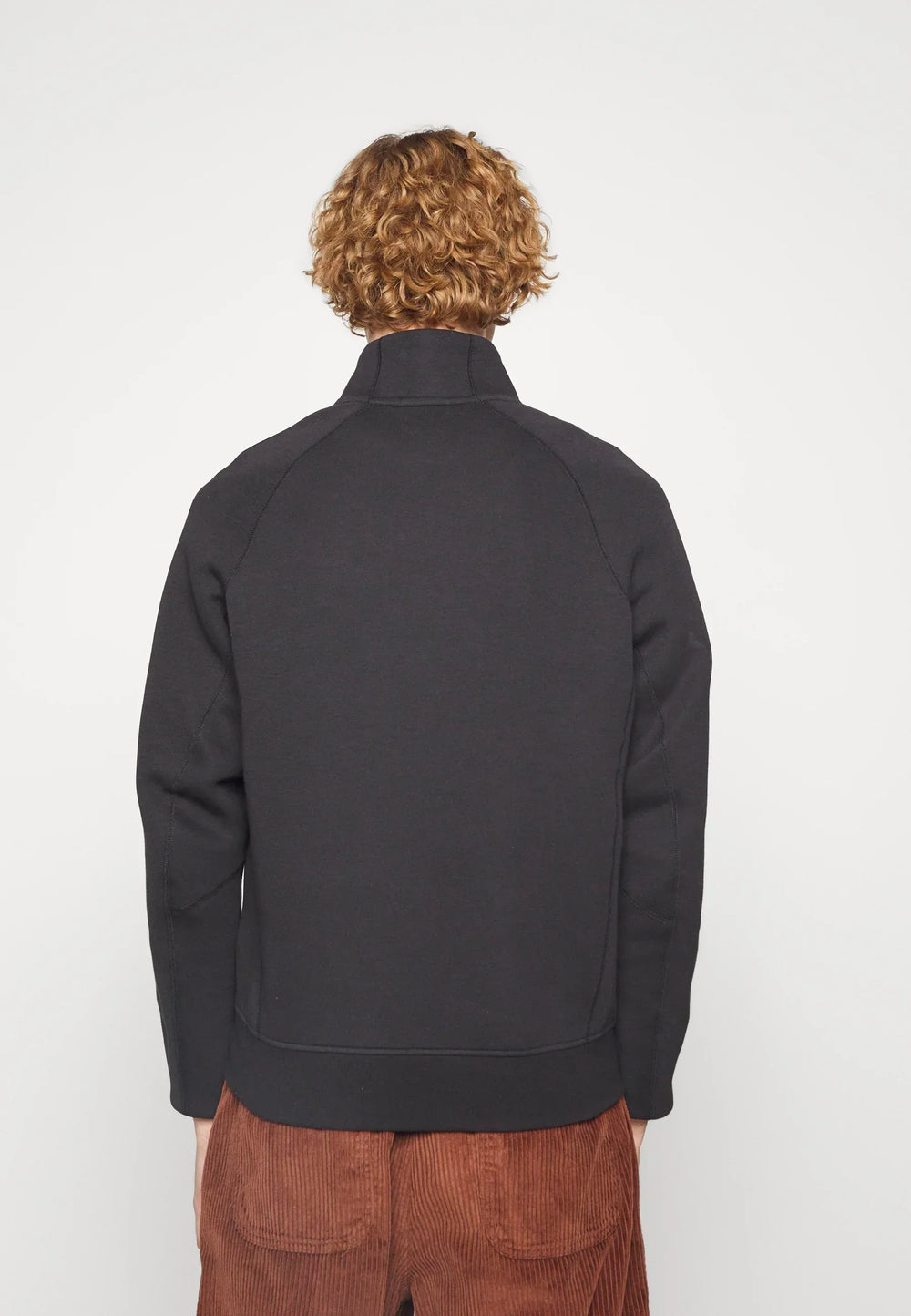 Sweat Noir - photo 3/3 - UrbanDrip
