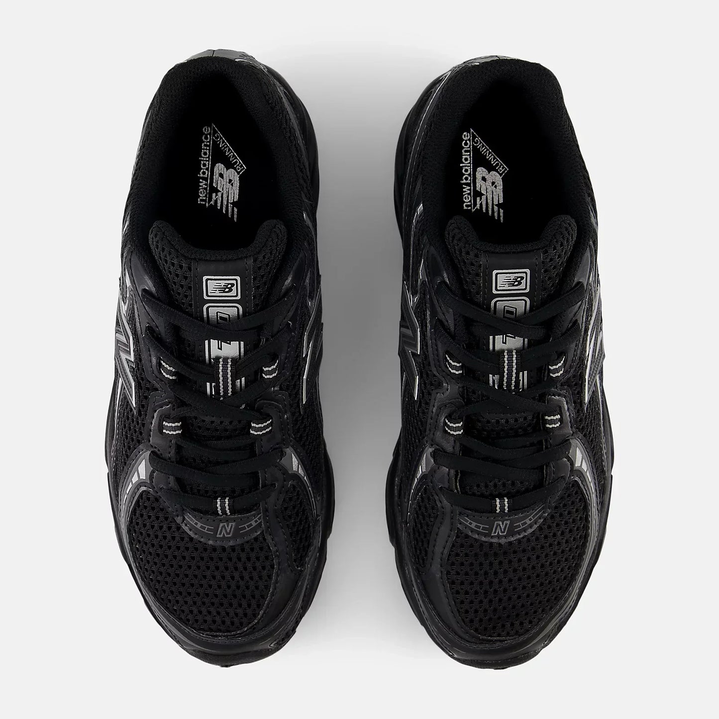 New Balance 740 Noir