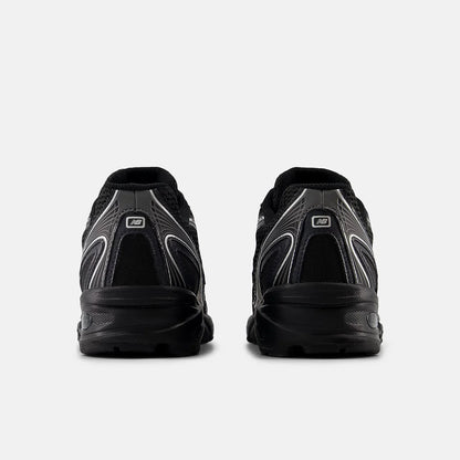 New Balance 740 Noir